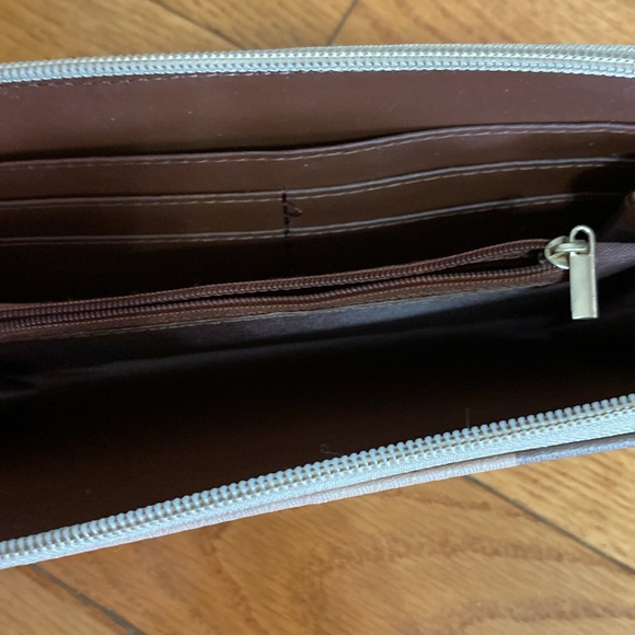 Wallet - Picture 2 of 2